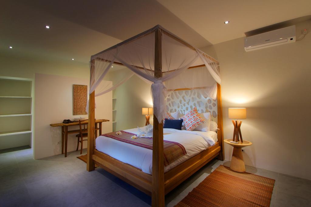 4 Bedroom - Villa